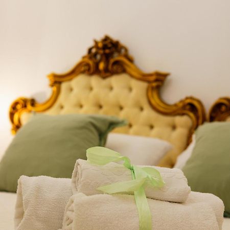 Giallo Napoletano Home Naples Luaran gambar