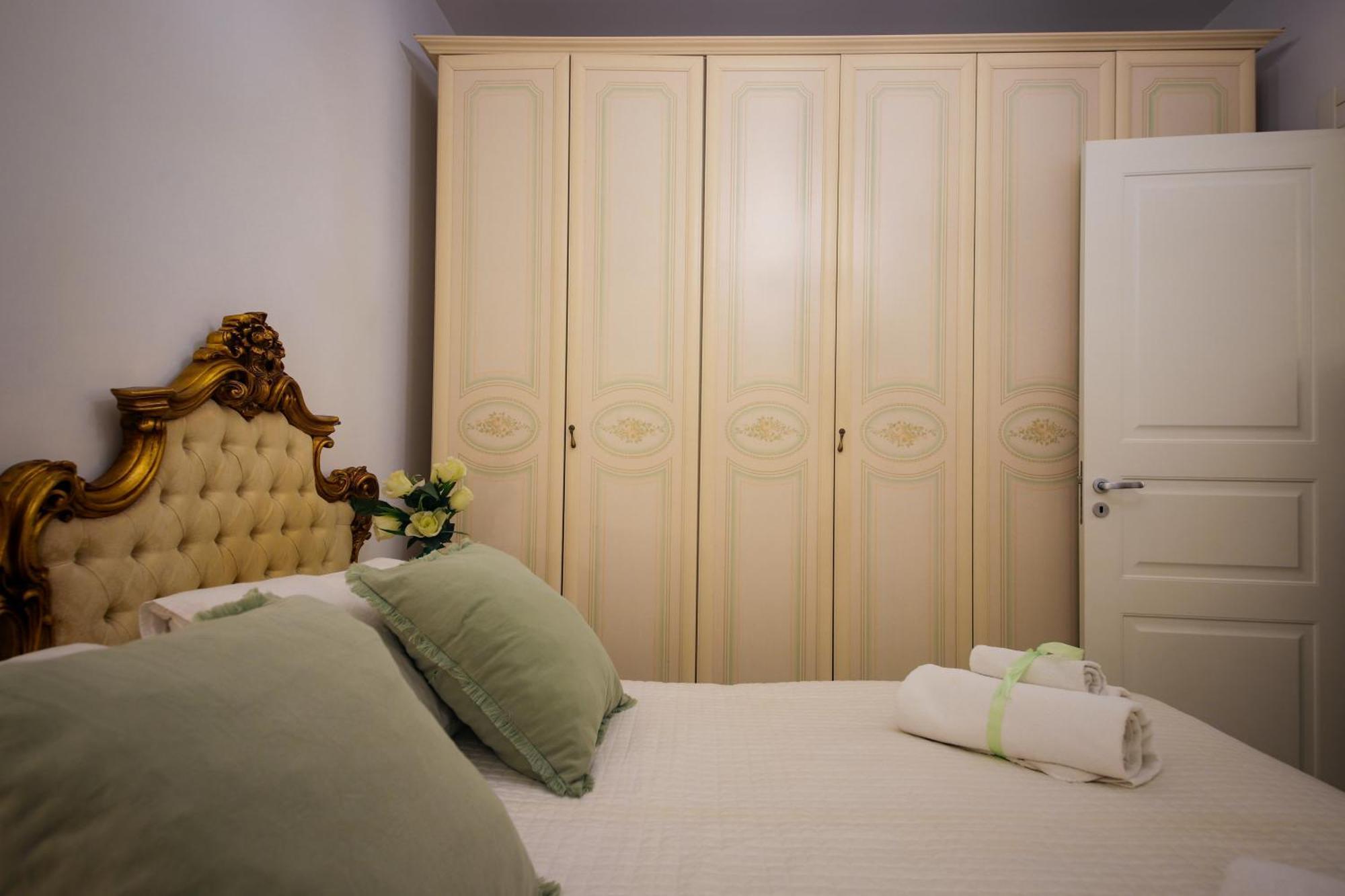 Giallo Napoletano Home Naples Luaran gambar