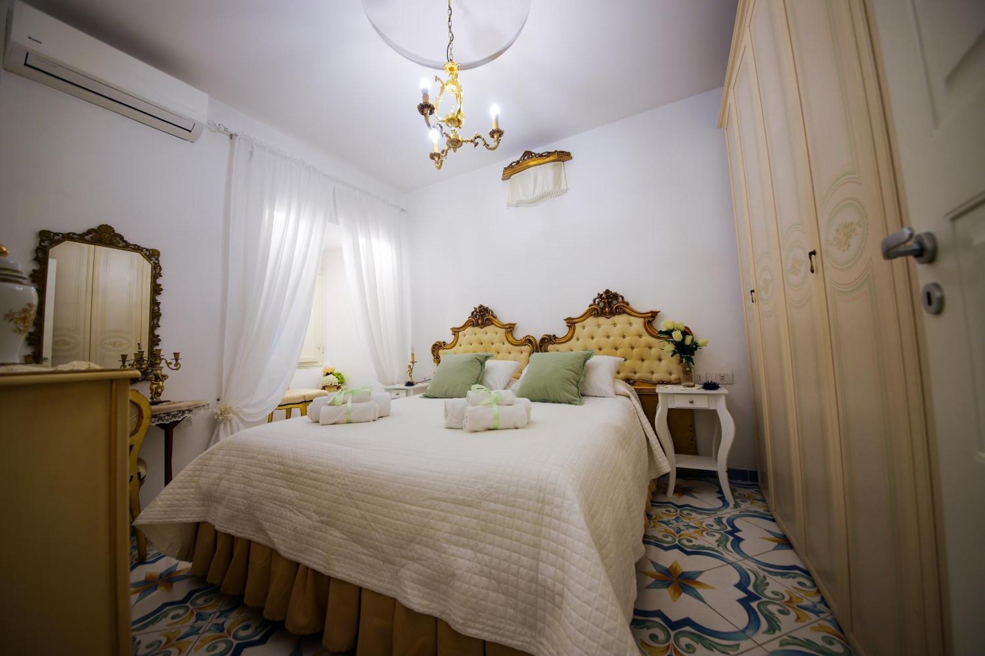 Giallo Napoletano Home Naples Luaran gambar