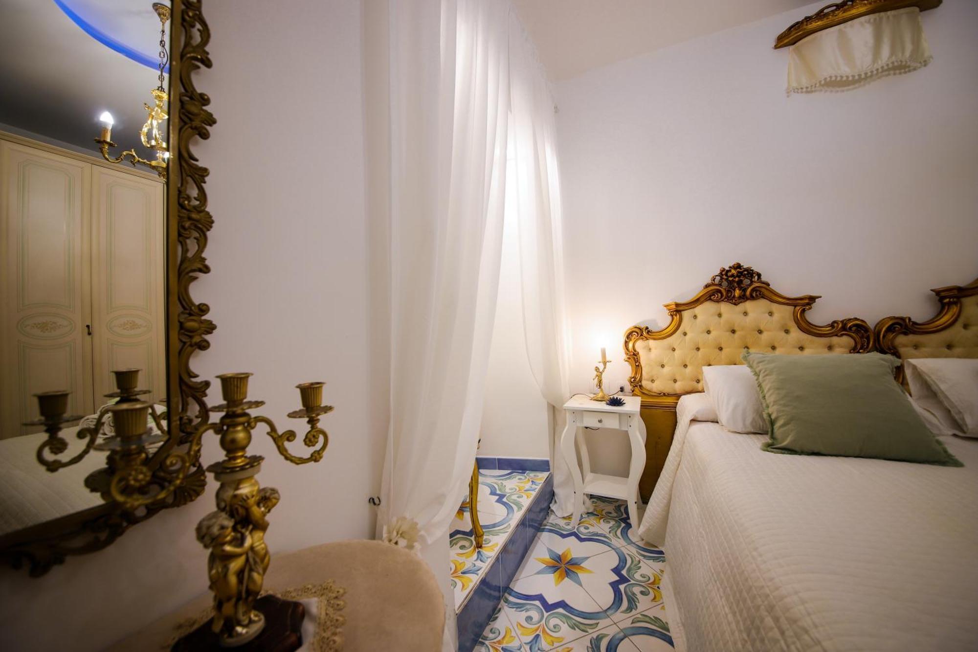 Giallo Napoletano Home Naples Luaran gambar