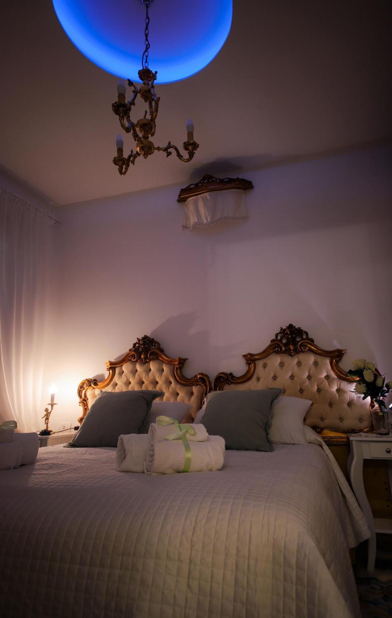 Giallo Napoletano Home Naples Luaran gambar