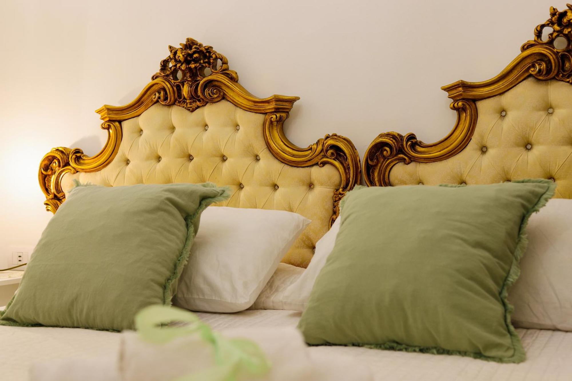 Giallo Napoletano Home Naples Luaran gambar